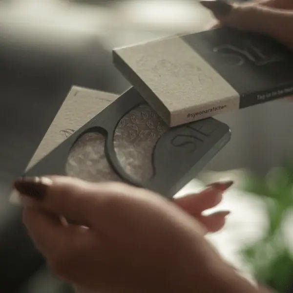 Effektive Augenpads aus Silber gegen Falten, Augenringe und Tränensäcke.